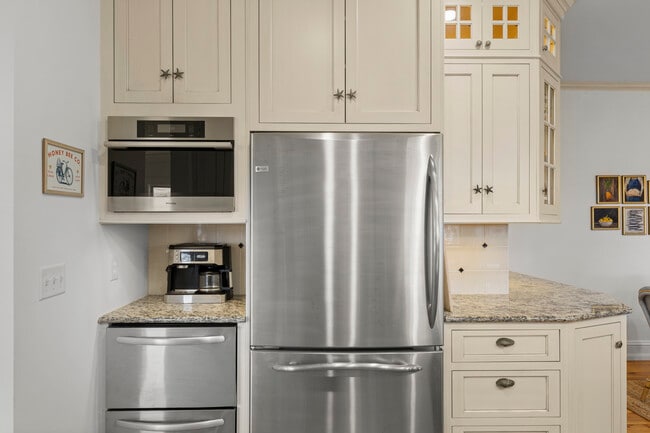 Building Photo - 35 Old Flds Wy