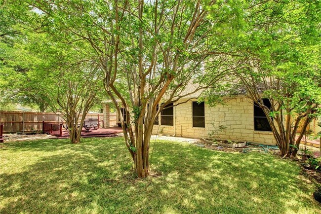 Building Photo - 1801 Hickory Ridge Cove