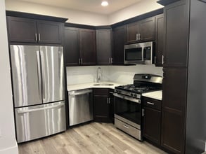 Building Photo - 369 Haverhill St