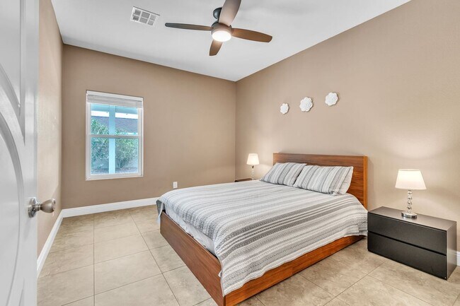 Building Photo - 4615 E St Louis Ave