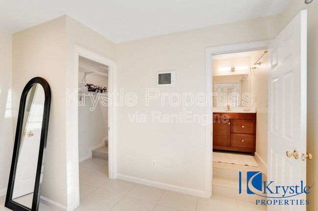 Building Photo - 118 Halabuk Ct