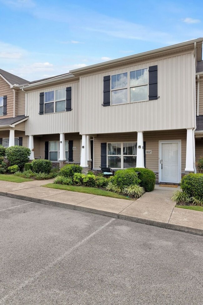 Building Photo - 807 Lower Park Pl