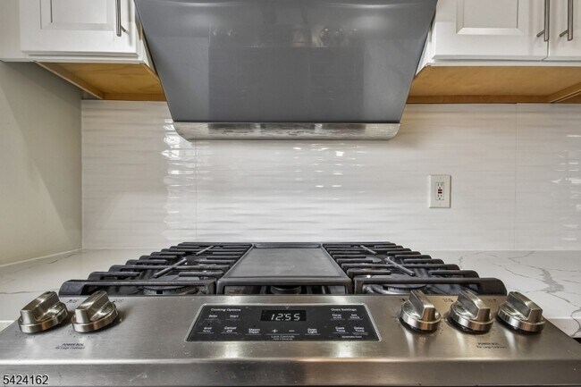 Building Photo - 176 Millburn Ave