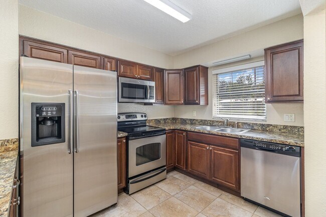 Building Photo - Completely Remodeled 3 Bed 2 Bath 1 Car Ga...