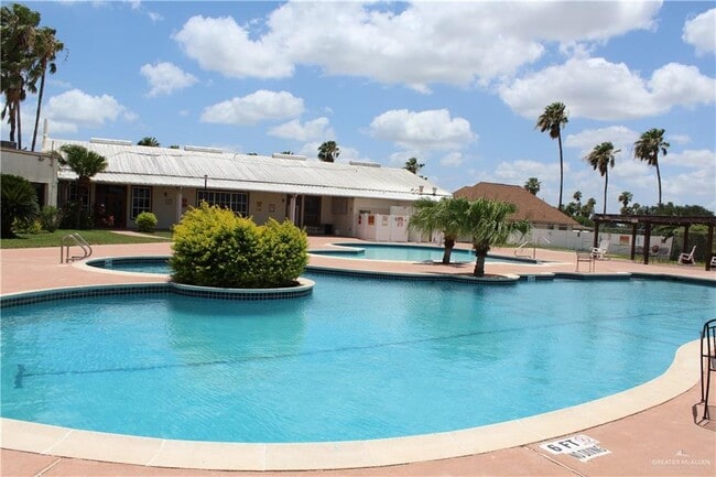 Building Photo - 12 Ashley Dr