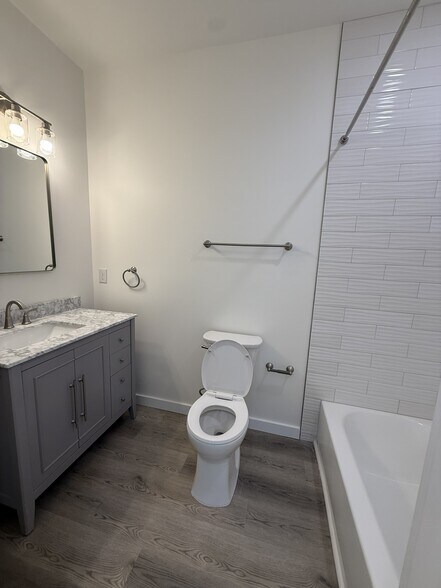 Building Photo - 631 Morreene Rd