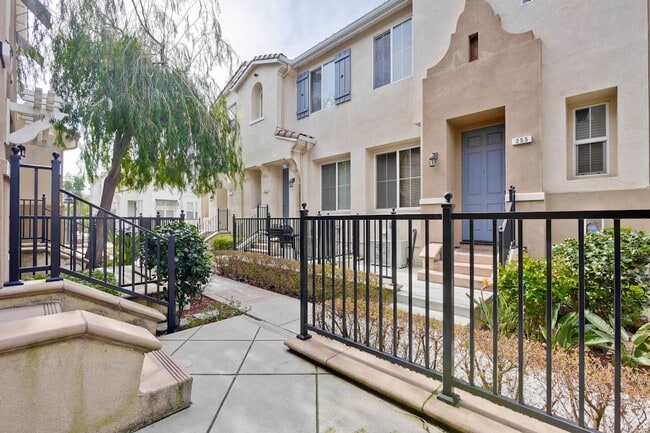 Building Photo - Sought-after Multi-level Home Near Great Mall!