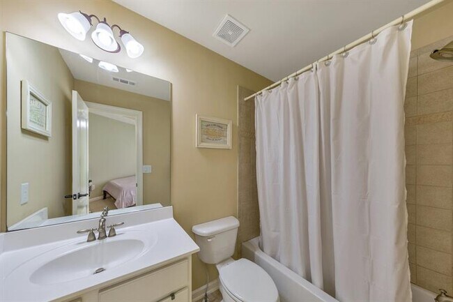 Building Photo - 5024 Glen Forrest Dr
