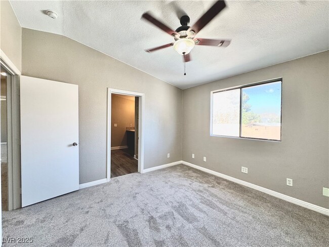 Building Photo - 5830 Deer Valley Dr