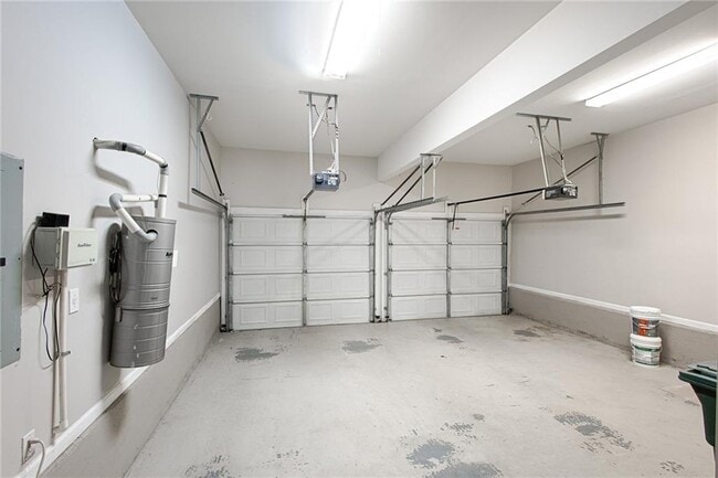 Building Photo - 1346 Parkview Ln NW