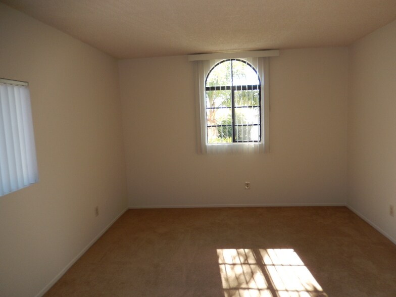 Building Photo - 1030 Agate St