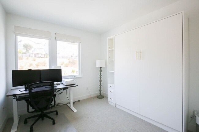 Building Photo - Enjoy Bay Views And Trails In This Newer Modern 3 Bedroom Home