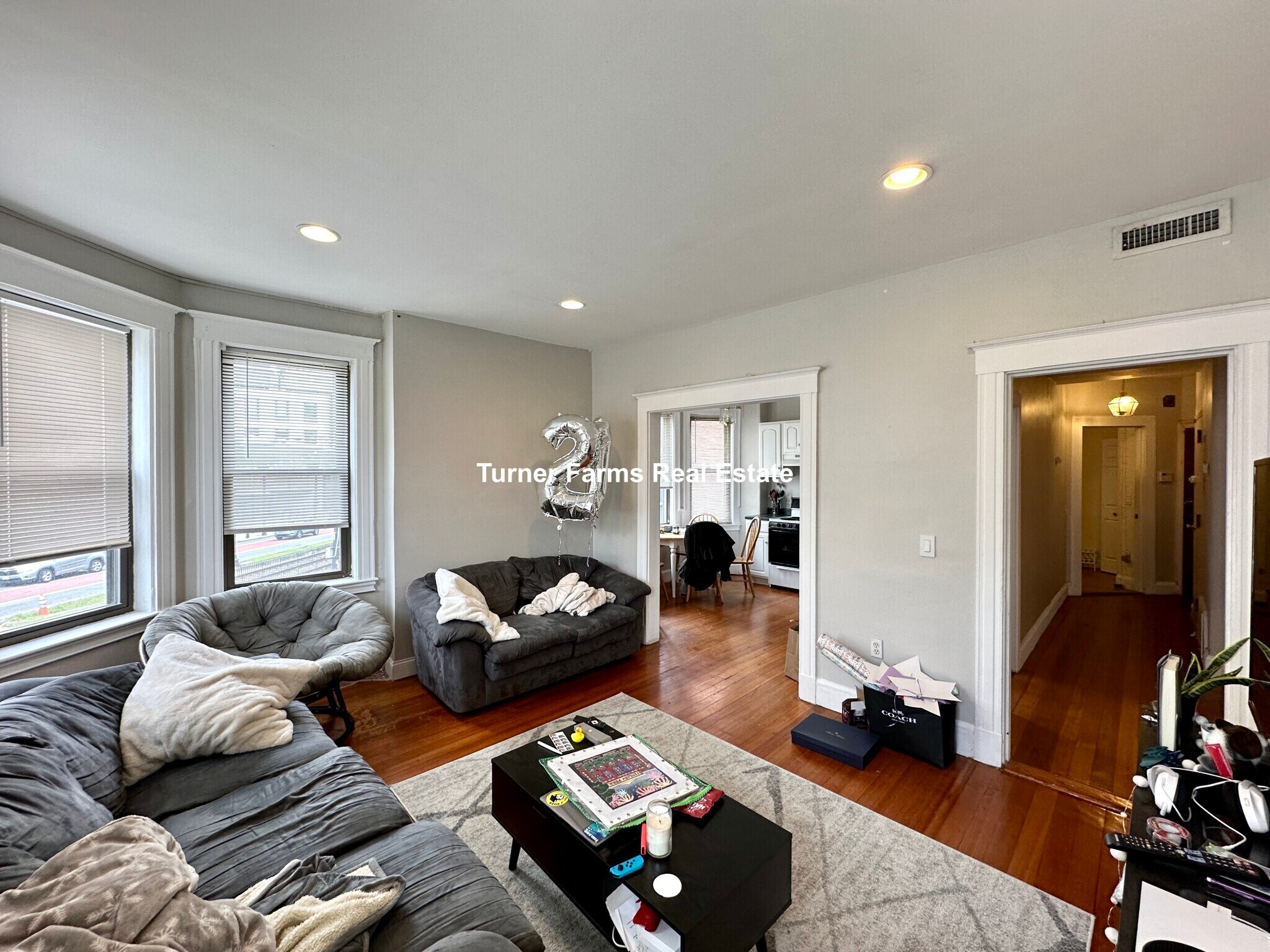 Building Photo - 146 Smith St