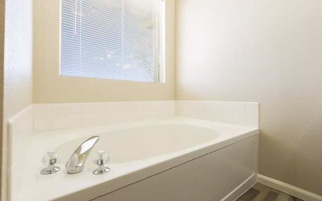 Building Photo - “Move-In Ready Townhome – November Rent Free!”