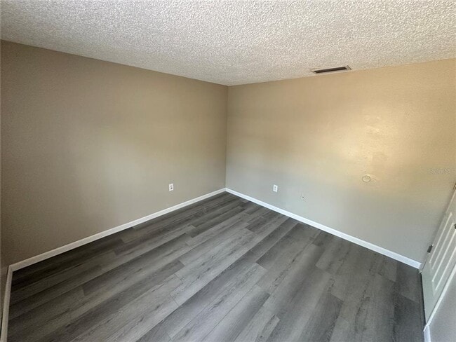 Building Photo - 6213 33rd Ave Cir W