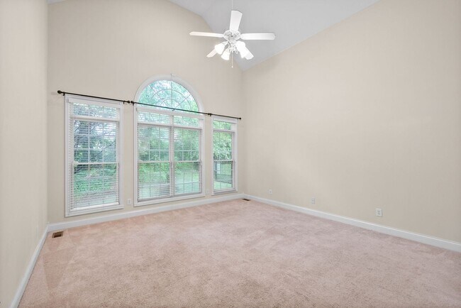 Building Photo - Gorgeous Upscale Home in the Gated Savanna...