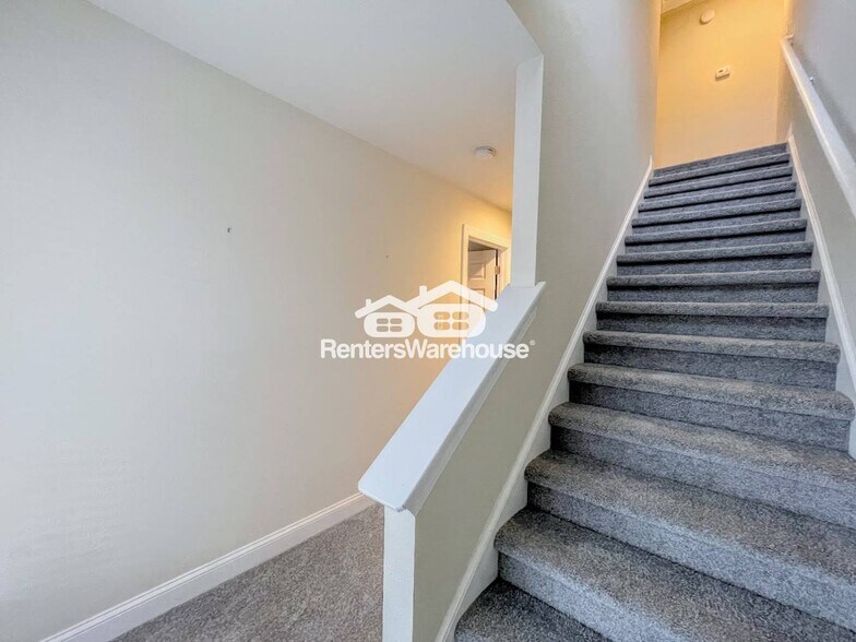 Building Photo - 1135 Arlynn Ln