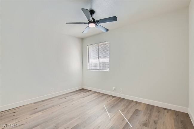 Building Photo - 4330 Sandy River Dr