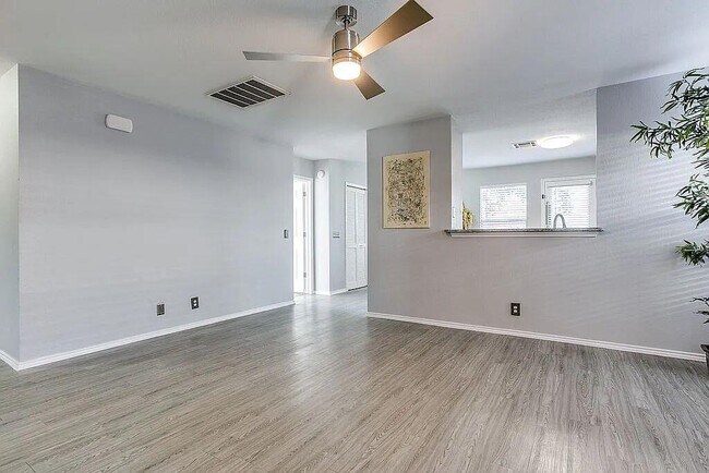 Building Photo - 1200 Kenneys Way