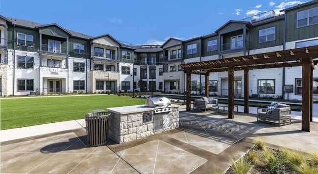 Building Photo - 2825 Sophie Ln