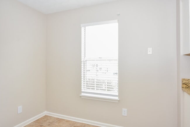 Building Photo - 4104 Pepperwood Dr