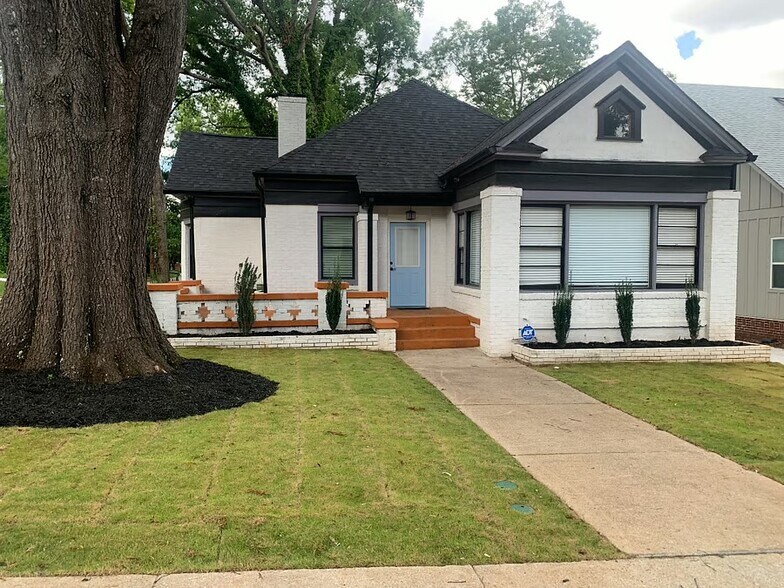 Primary Photo - 1369 Bryan Ave