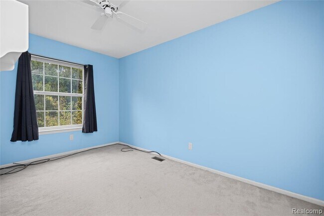 Building Photo - 47258 Scarlet Dr N