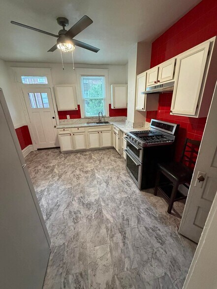 Building Photo - 3339 Webster Ave