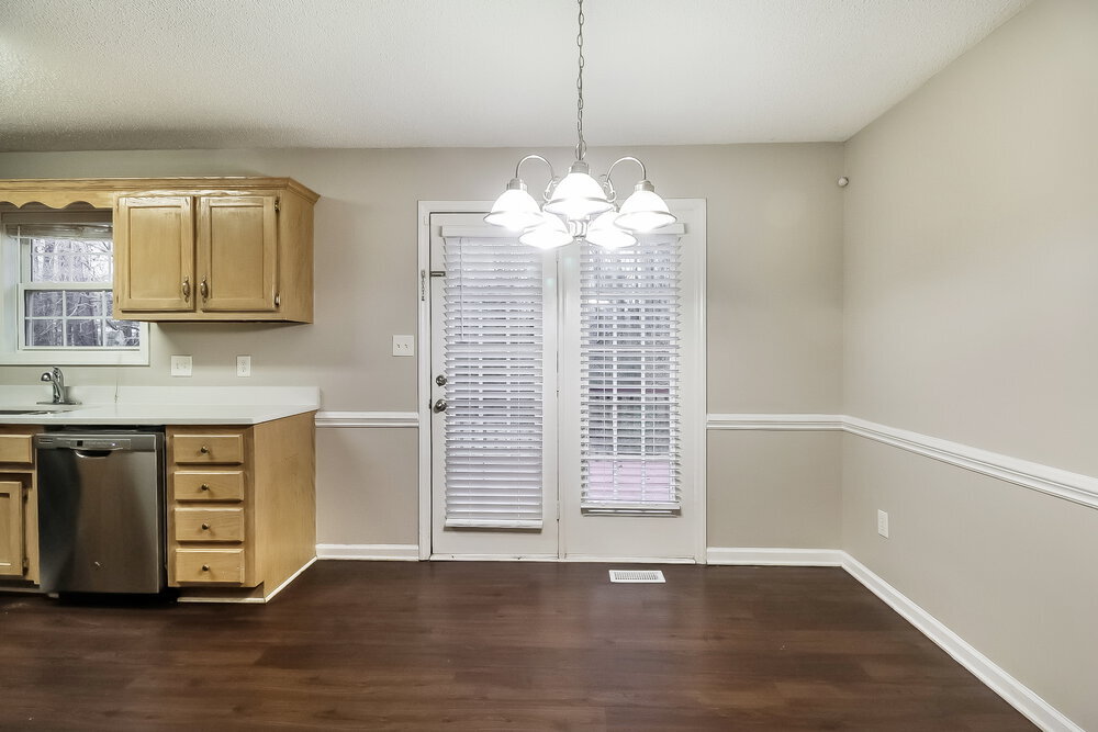 Building Photo - 544 Basswood Way