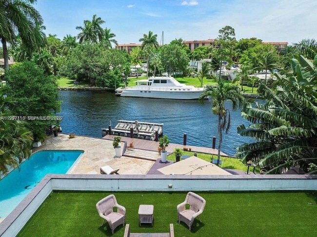 Building Photo - 800 SW 12th Ave