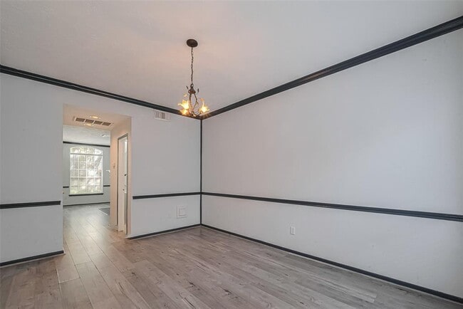 Building Photo - 1439 El Camino Village Dr