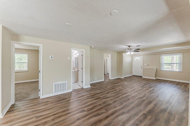 Building Photo - 1306 Shepherd Ave