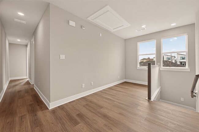 Building Photo - 1504 Hussion St