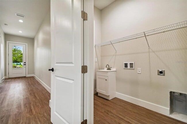 Building Photo - 2061 19th Ave SW