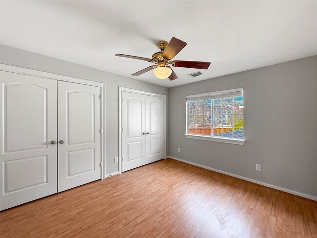 Building Photo - 1762 Lakeside Enclave Dr