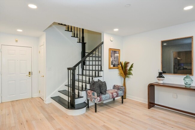 Building Photo - 207 Shearwater Ct W