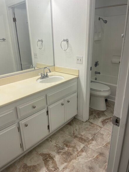 Building Photo - 35577 Ruth Ave