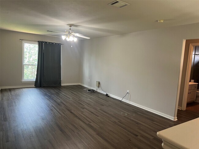 Building Photo - 11718 Short Trail Ln