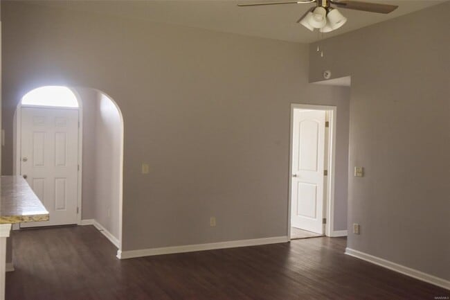 Building Photo - 161 Hideaway Ln