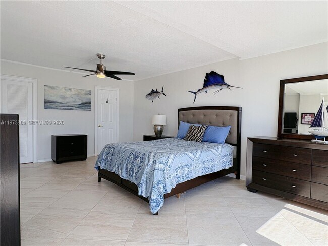 Building Photo - 3100 NE 49th St