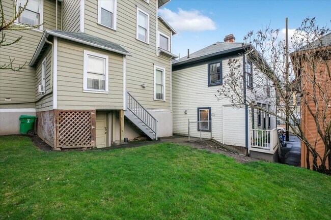 Building Photo - Charming 1-Bedroom Coming Soon!