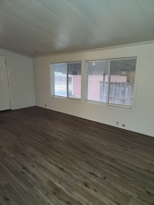 Building Photo - 1125 2nd Ave