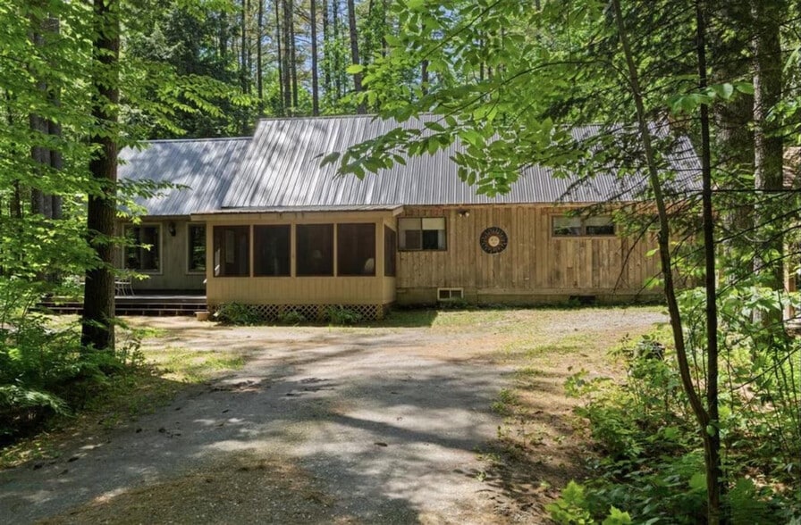 Building Photo - 46 Christmas Tree Ln