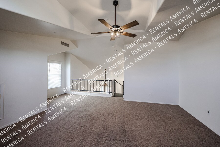 Building Photo - 4057 E Windsor Dr