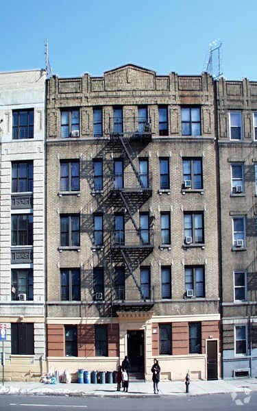 Primary Photo - 2242 Webster Ave