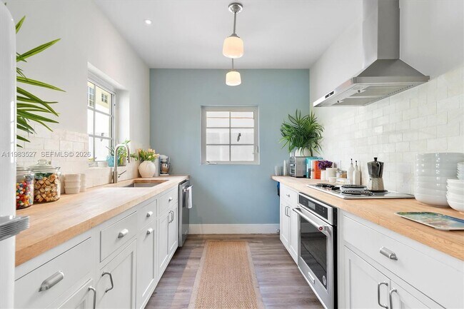 Building Photo - 1024 Lenox Ave.