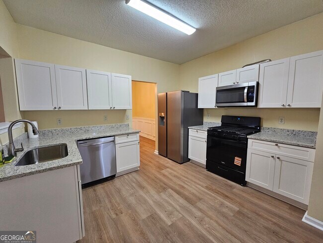 Building Photo - 206 Southwind Ln