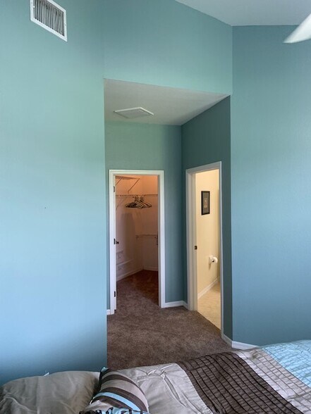 master bedroom closet & bathroom - 3511 Milan Dr