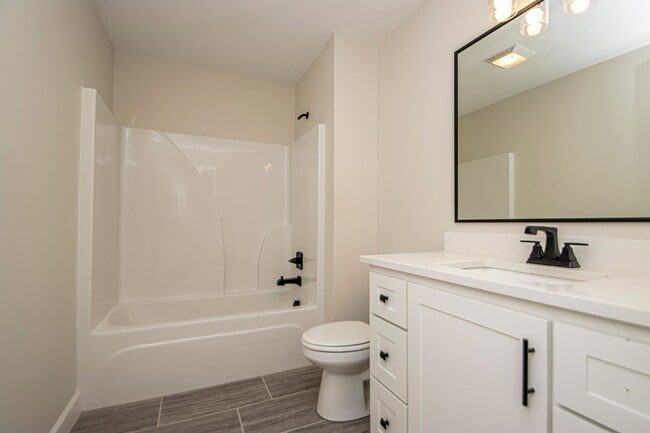 Building Photo - Newer Construction Home, WLR