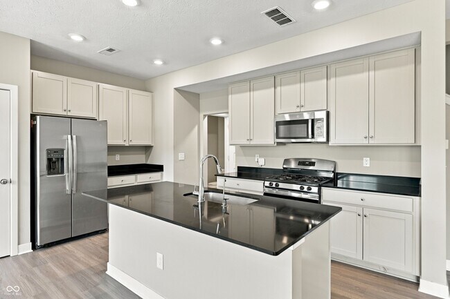 Building Photo - 9599 Beckett St